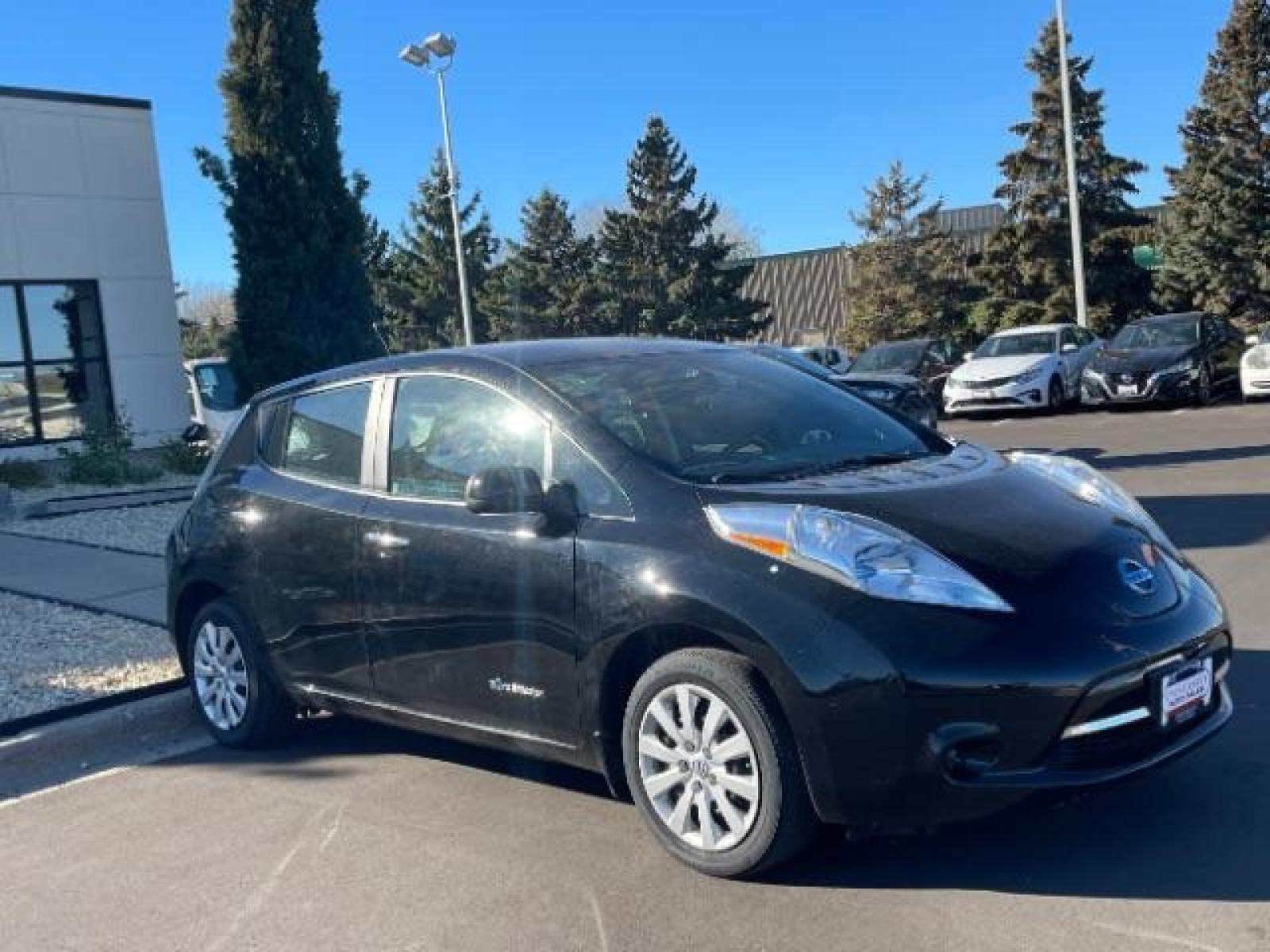 2013 Super Black Nissan LEAF S (1N4AZ0CP8DC) with an ELECTRIC engine, Continuously Variable Transmission transmission, located at 3301 W Hwy 13, Burnsville, MN, 55337, (952) 460-3200, 44.775333, -93.320808 - Photo #7