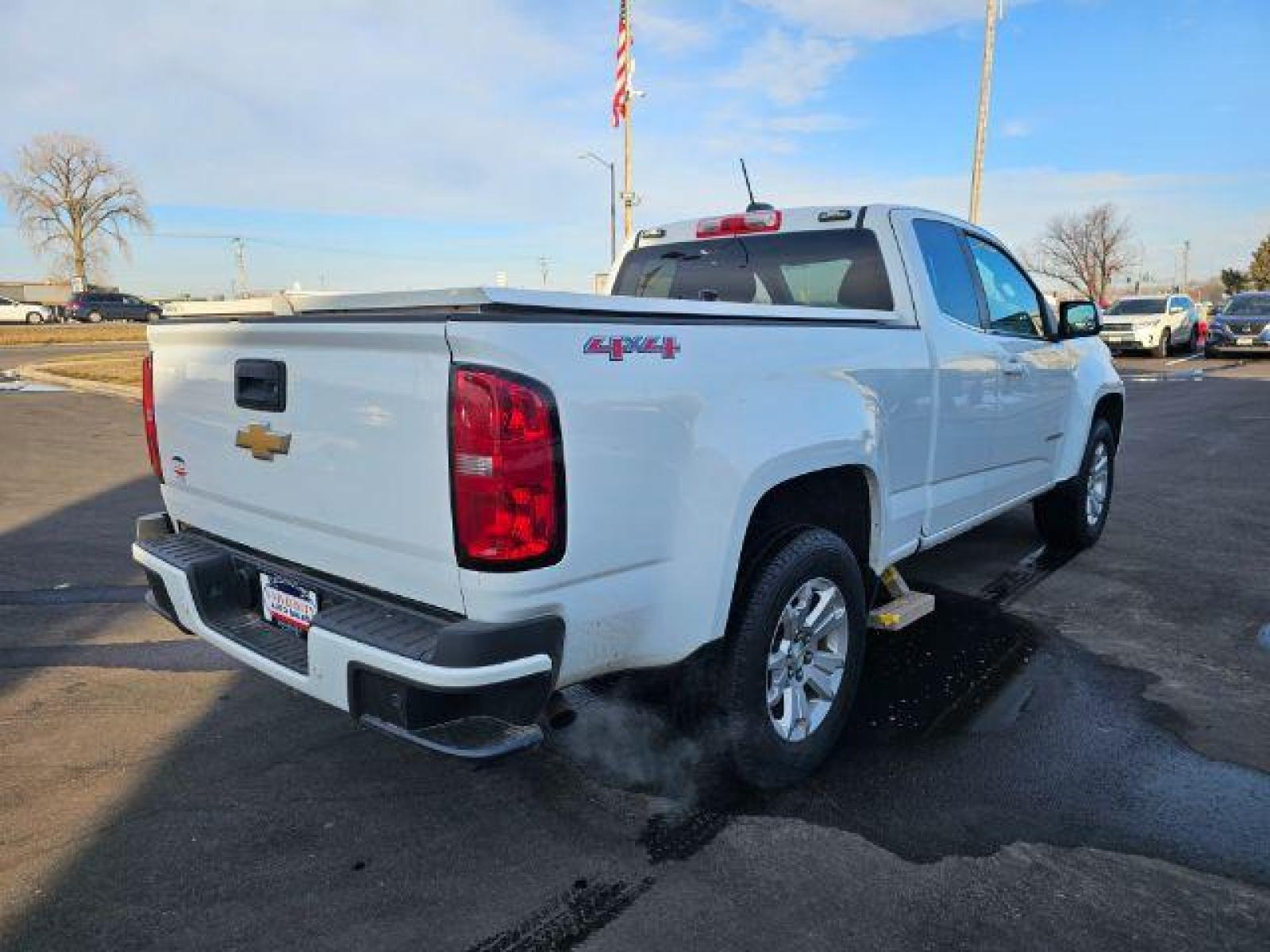 2020 Summit White Chevrolet Colorado Z71 Ext. Cab 4WD (1GCHTCEA5L1) with an 2.5L L4 DOHC 16V GAS engine, 6-Speed Automatic transmission, located at 745 S Robert St, St. Paul, MN, 55107, (651) 222-2991, 44.923389, -93.081215 - Photo #11