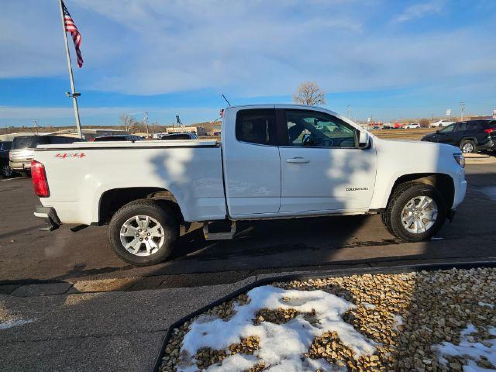2020 Summit White Chevrolet Colorado Z71 Ext. Cab 4WD (1GCHTCEA5L1) with an 2.5L L4 DOHC 16V GAS engine, 6-Speed Automatic transmission, located at 745 S Robert St, St. Paul, MN, 55107, (651) 222-2991, 44.923389, -93.081215 - Photo #12