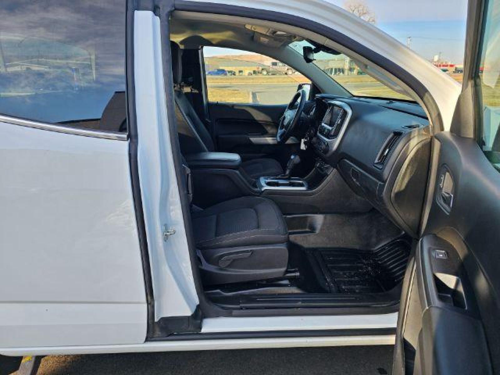 2020 Summit White Chevrolet Colorado Z71 Ext. Cab 4WD (1GCHTCEA5L1) with an 2.5L L4 DOHC 16V GAS engine, 6-Speed Automatic transmission, located at 745 S Robert St, St. Paul, MN, 55107, (651) 222-2991, 44.923389, -93.081215 - Photo #34