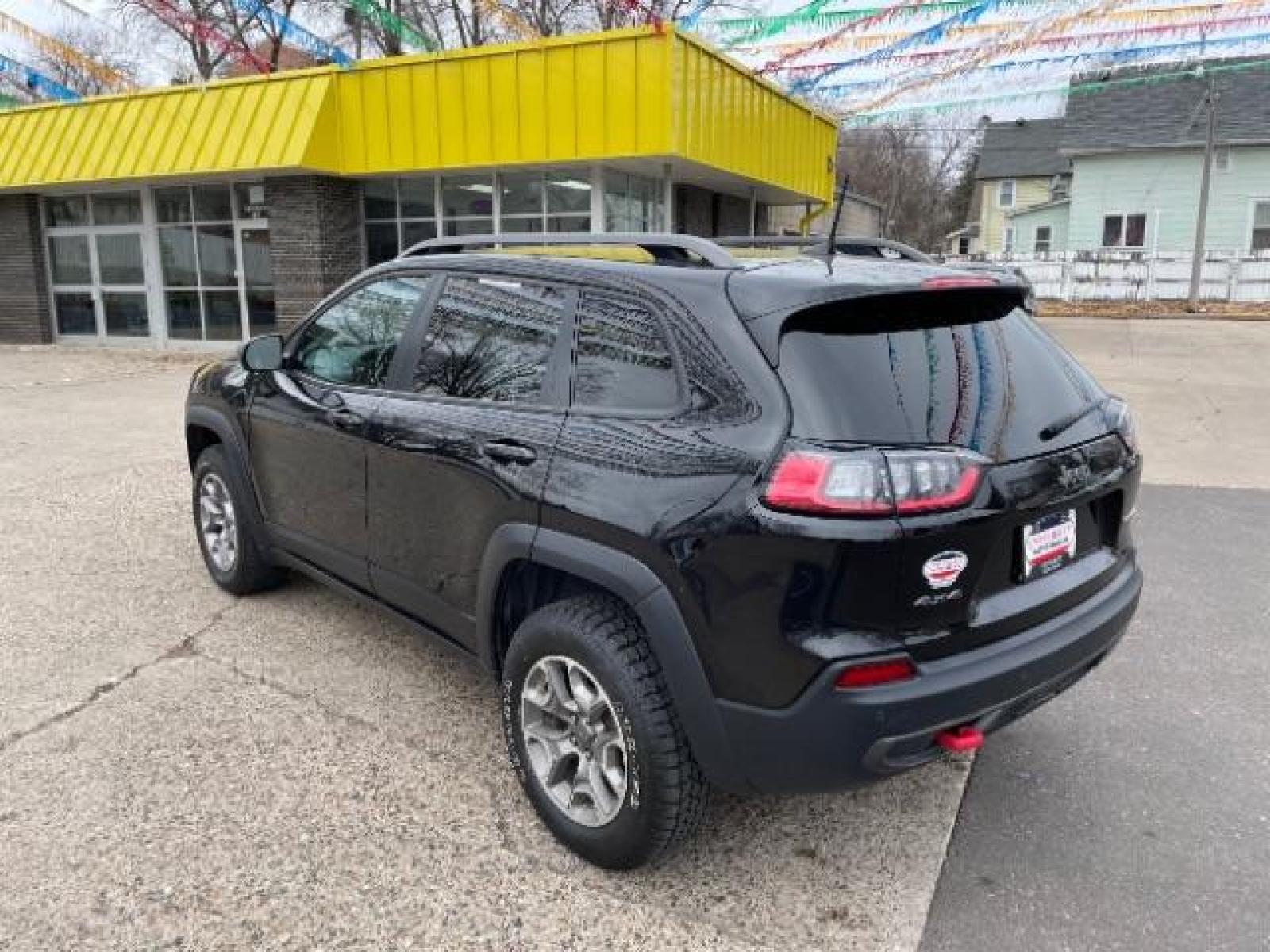 2020 Diamond Black Crystal Pearl Coat Jeep Cherokee Trailhawk 4WD (1C4PJMBN0LD) with an 2.0L L4 DOHC 16V TURBO engine, 9-Speed Automatic transmission, located at 745 S Robert St, St. Paul, MN, 55107, (651) 222-2991, 44.923389, -93.081215 - Photo #2