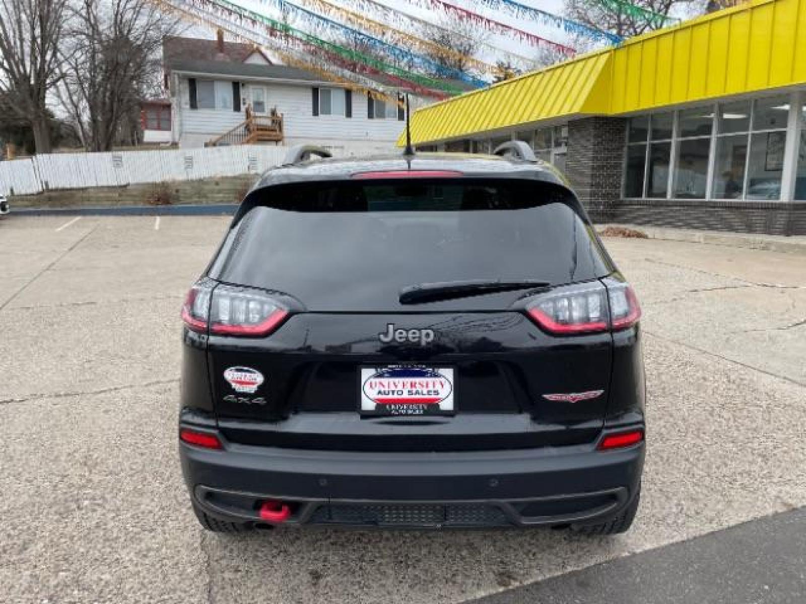 2020 Diamond Black Crystal Pearl Coat Jeep Cherokee Trailhawk 4WD (1C4PJMBN0LD) with an 2.0L L4 DOHC 16V TURBO engine, 9-Speed Automatic transmission, located at 745 S Robert St, St. Paul, MN, 55107, (651) 222-2991, 44.923389, -93.081215 - Photo #3