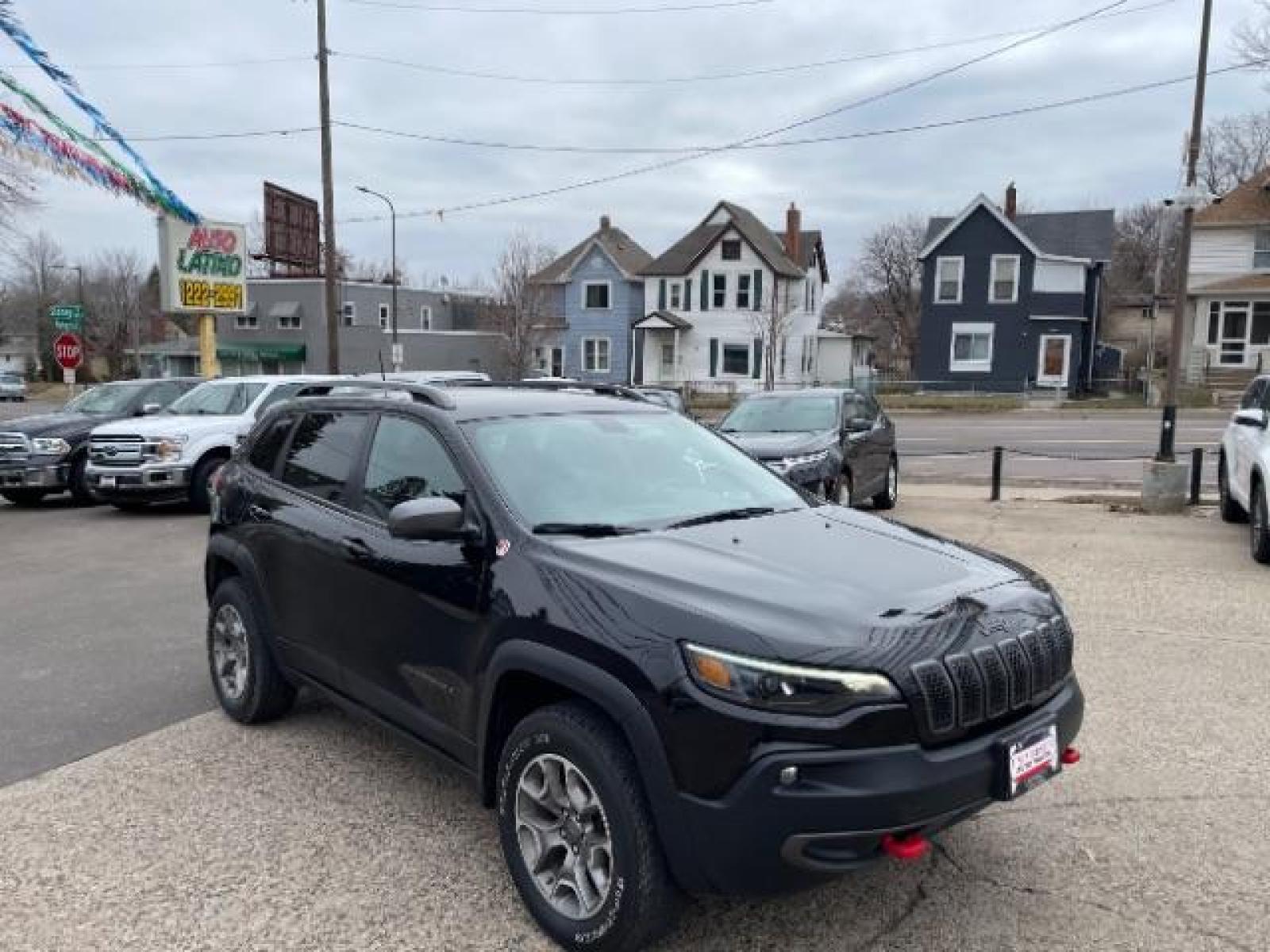 2020 Diamond Black Crystal Pearl Coat Jeep Cherokee Trailhawk 4WD (1C4PJMBN0LD) with an 2.0L L4 DOHC 16V TURBO engine, 9-Speed Automatic transmission, located at 745 S Robert St, St. Paul, MN, 55107, (651) 222-2991, 44.923389, -93.081215 - Photo #6